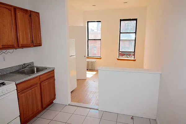 Rented by J Misrahi Realty Corp | media 5
