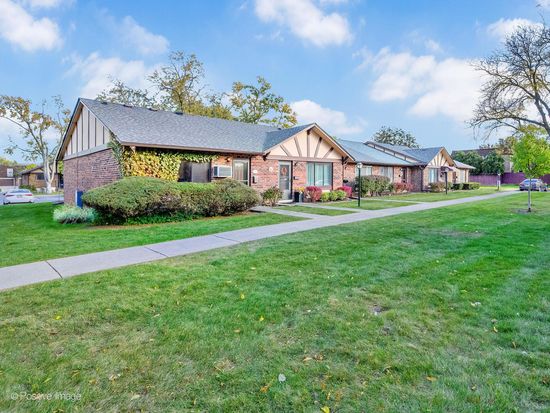 1S265 Dillon Ln, Villa Park, IL 60181