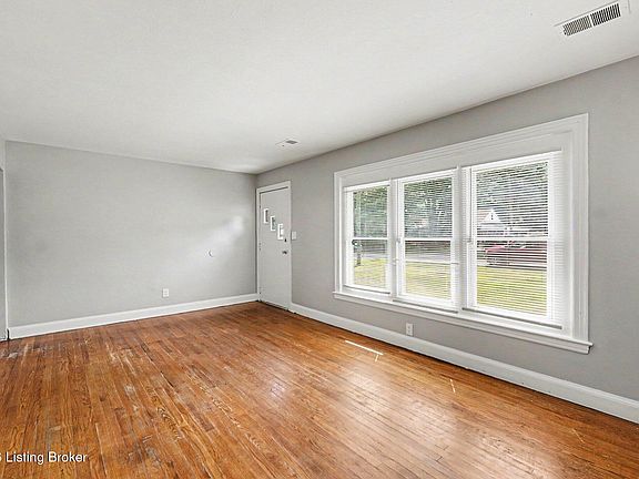 4th image of 4821 Beech Dr
