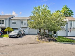 9 Chadwyck Sq, Cohoes, NY