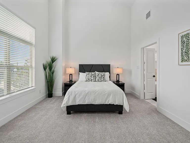 Cedar Shadow Dr — Photo 10