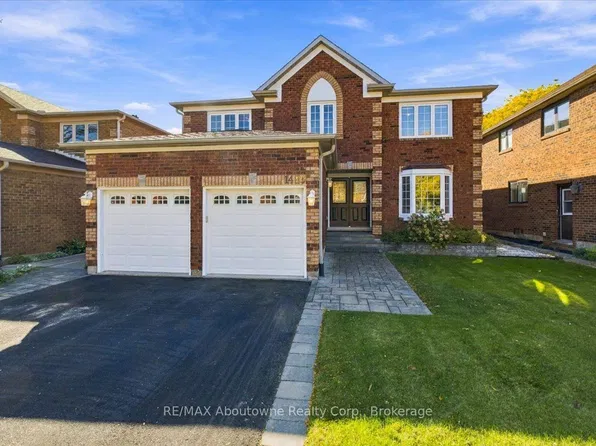 1476 Livery Ln, Oakville, ON L6M 2Y8