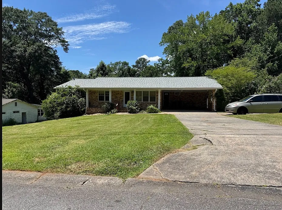 5 bed, 2670 sqft, $2,800 — Photo 2