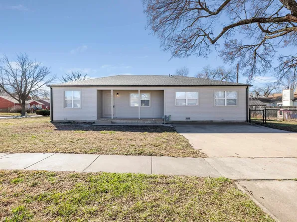 2111 E Random Rd, Wichita, KS 67214