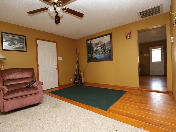 3rd image of 291 Busey Blvd