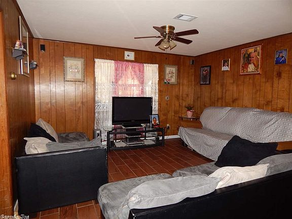 3rd image of 720 N 12th St
