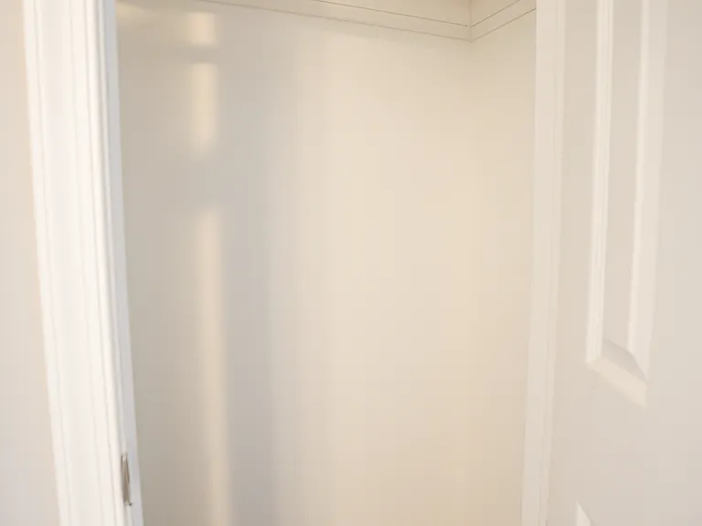 1613 N Spring St — Photo 8