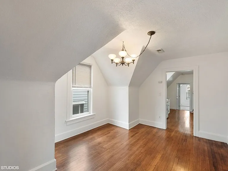 1747 W Newport Ave — Photo 4