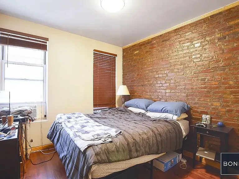 520 E 11th St #6 — Photo 4