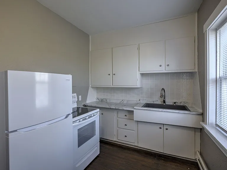 606 S 32nd Ave — Photo 7