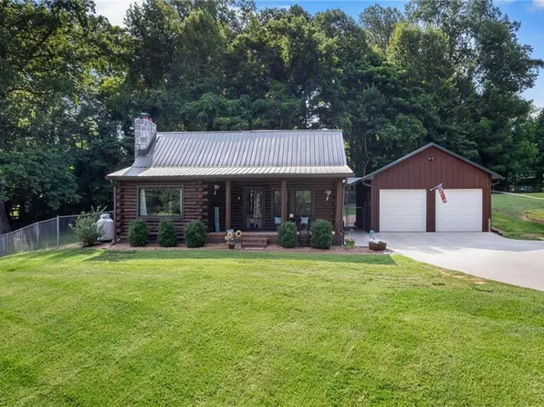 3739 Drexel St, Winston Salem, NC 27105