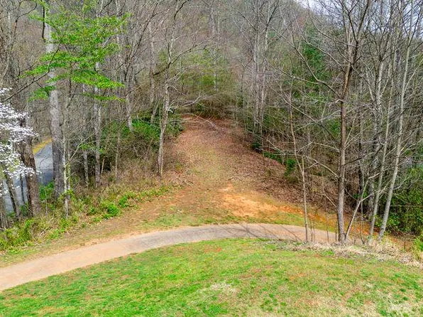 72 Silverado Trl, Whittier, NC 28789