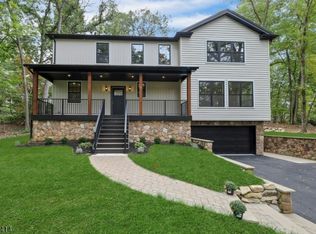34 E Glen Rd, Denville, NJ 07834