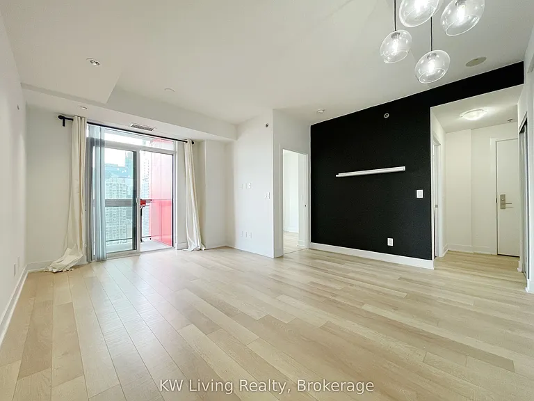 318 Richmond St W #2504 — Photo 6