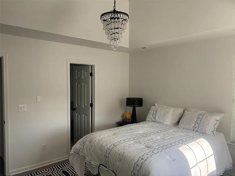300 Harcourt Pl — Photo 25