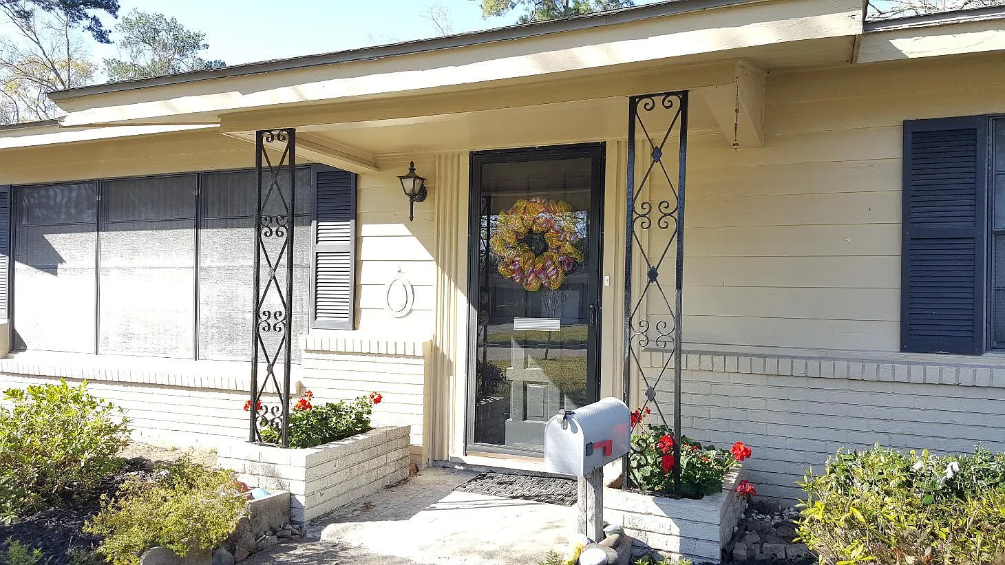 4 bed, 2224 sqft, $2,100 — Photo 3