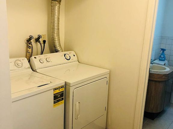 4th image of 90 Coles St APT 2