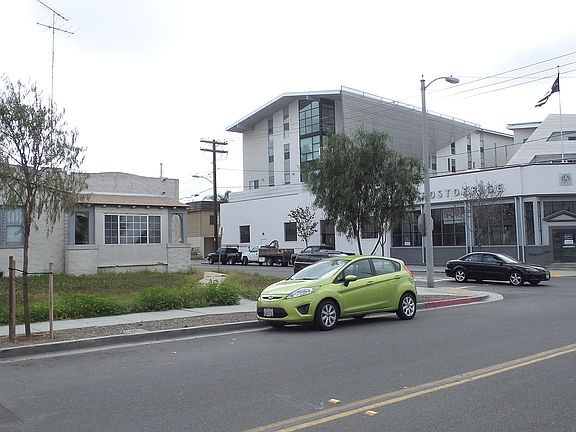 2nd image of 3805 Grim Ave