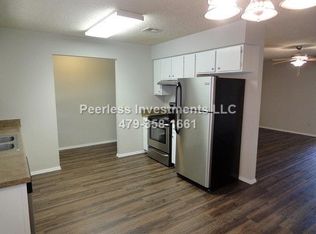 1203 Hummingbird Ln, Siloam Springs, AR 72761