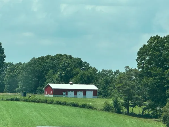 146 Sawyer Farm Rd, Peterstown, WV 24963