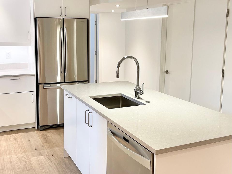 Large bar top island