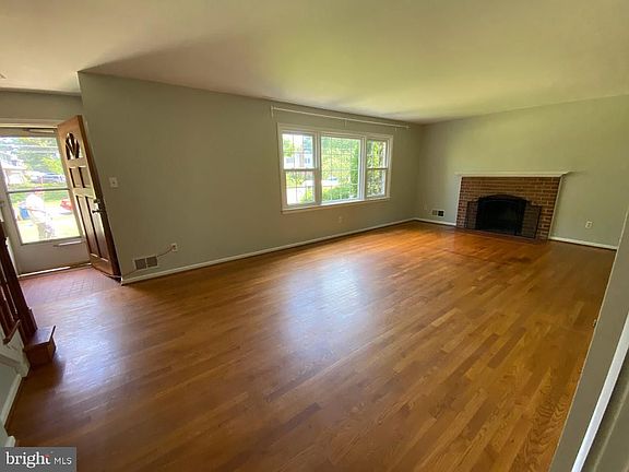 5th image of 8318 Orange Ct