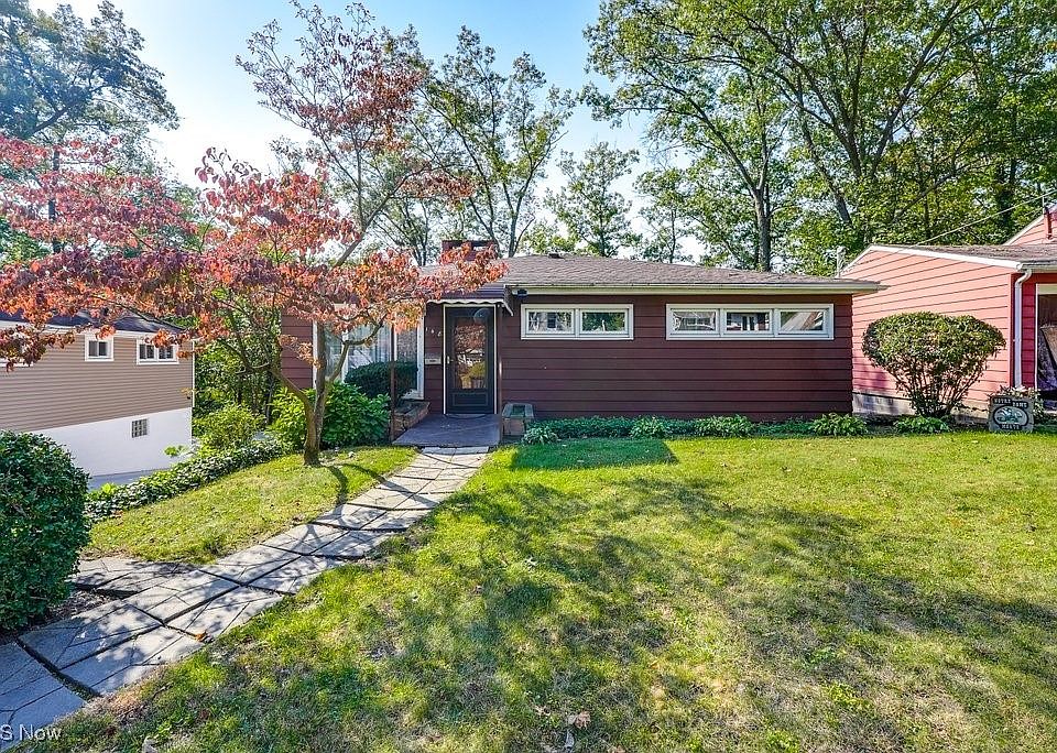 1st image of 148 The Brooklands Ave