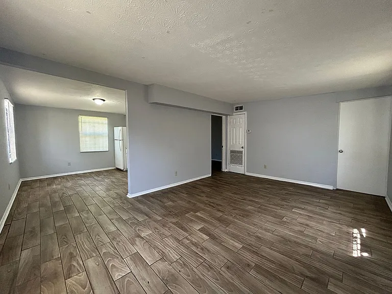 Phyllis Street Duplexes — Photo 1