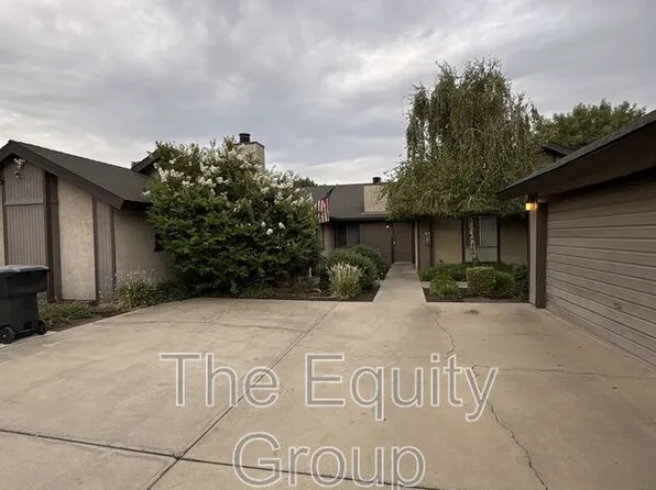 2025 S Pinkham St, Visalia, CA 93292