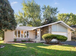 4135 Cedarwood Ln, Matteson, IL 60443