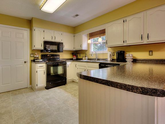 4th image of 1216 Saybrook Ln