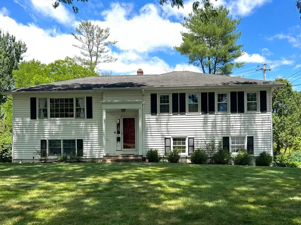 55 Sagamore Dr, New Providence, NJ 07974