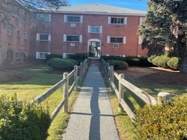 7 Glen Ave Unit 3, Chelmsford, MA 01824