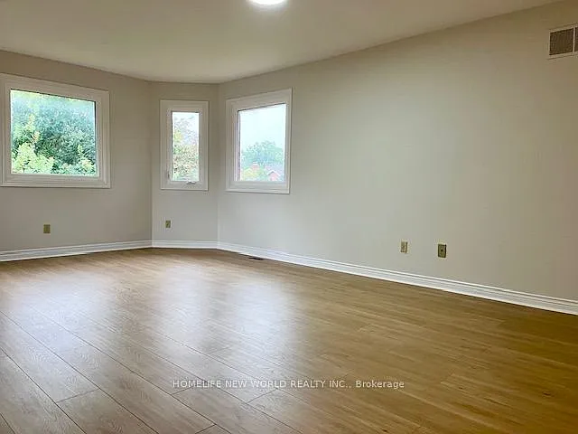52 Fairholme Dr — Photo 14