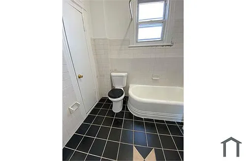 138 Hawthorne Ave #4R Photo 1