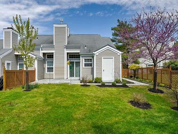 2nd image of 208 Reed Ln