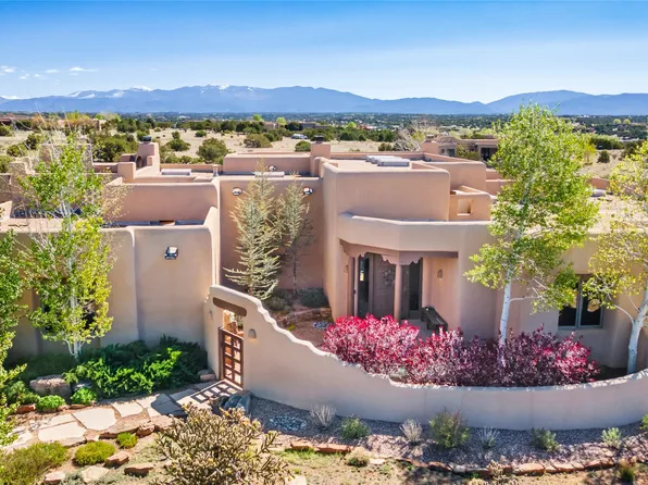 8 Entrada Hermosa, Santa Fe, NM 87506