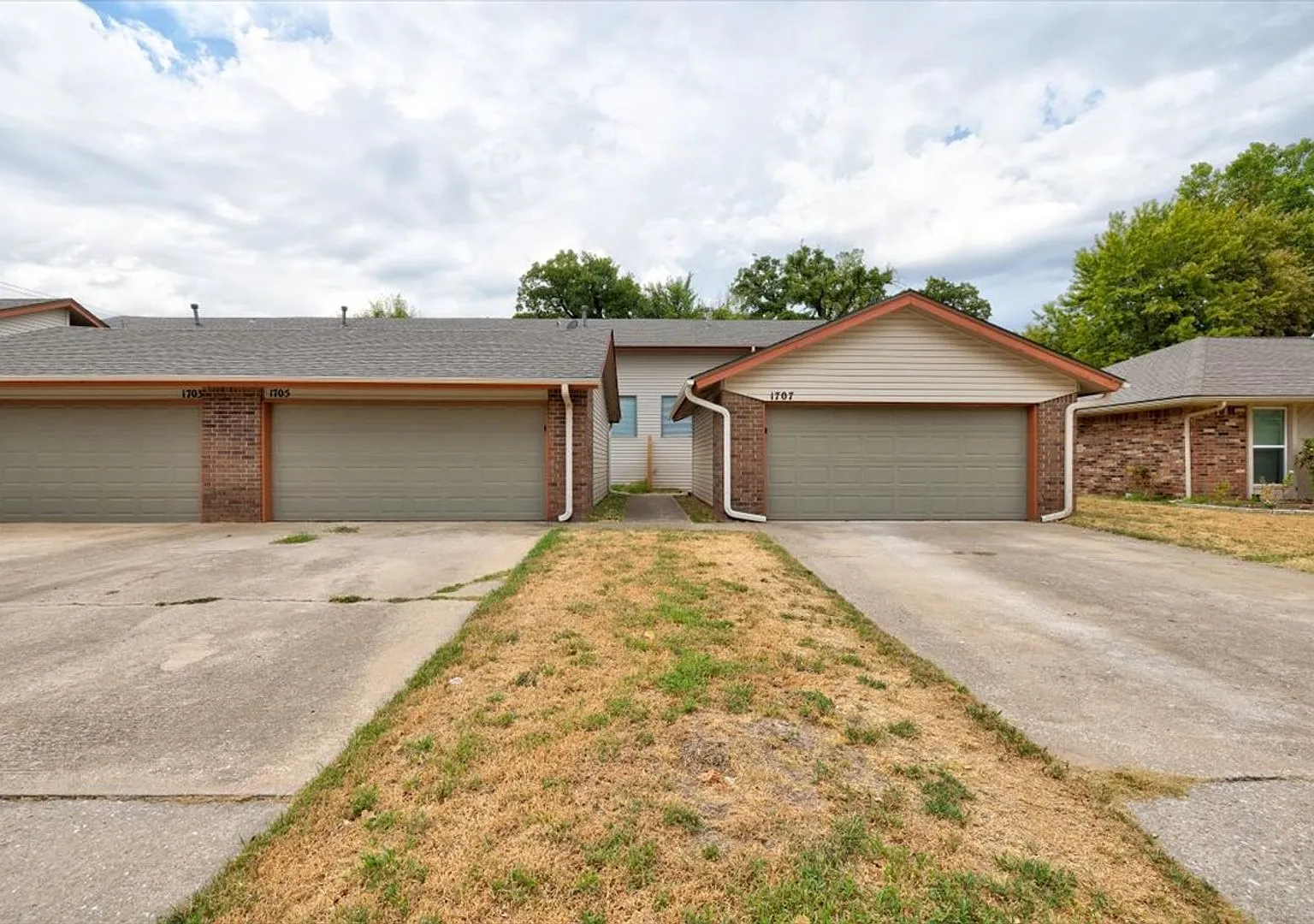 2 Bed 2.5 Bath 2 Car Garage Duplex NW OKC!! (See Contact Info Below) — Photo 1