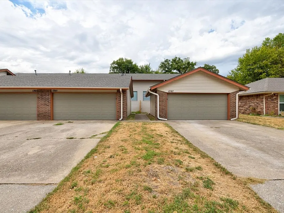 1707 N Gleason Ave