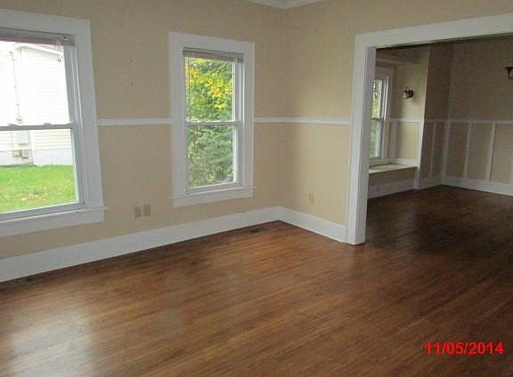 4th image of 2304 NE Cecil Ave