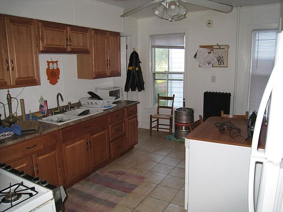 2nd image of 2047 Asbury Ave