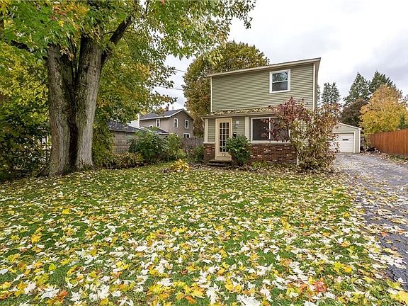 3rd image of 72 Downer St