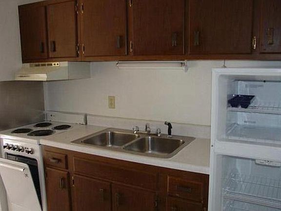3rd image of 1320 Lake Ave #3
