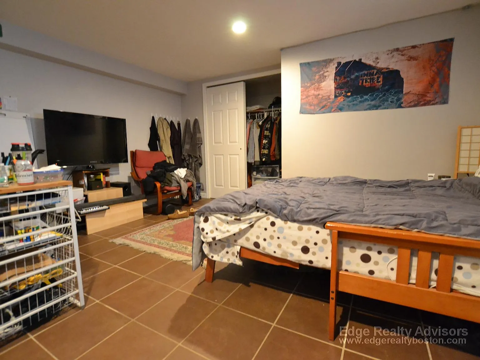 5 bed, 2000 sqft, $6,400 — Photo 4