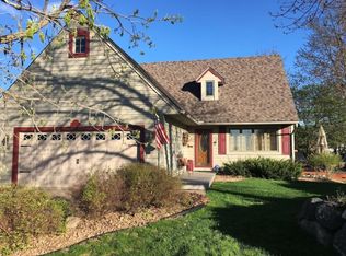 510 Liberty Heights Dr, Chaska, MN 55318