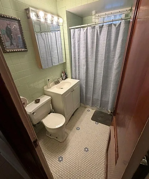 2448 W Gunnison St #1 — Photo 6