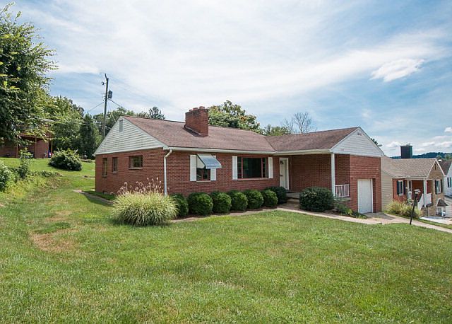 2nd image of 2222 McKinley Ave