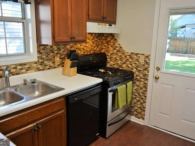 2741 Saint Charles Ln NW — Photo 10