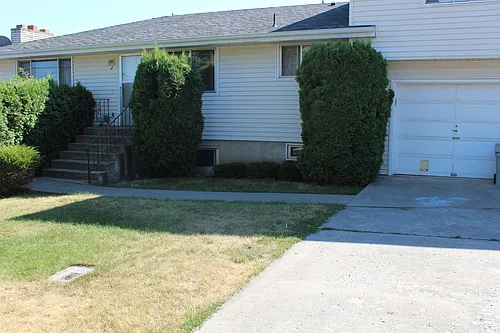 1335 NW Kenny Dr Photo 1