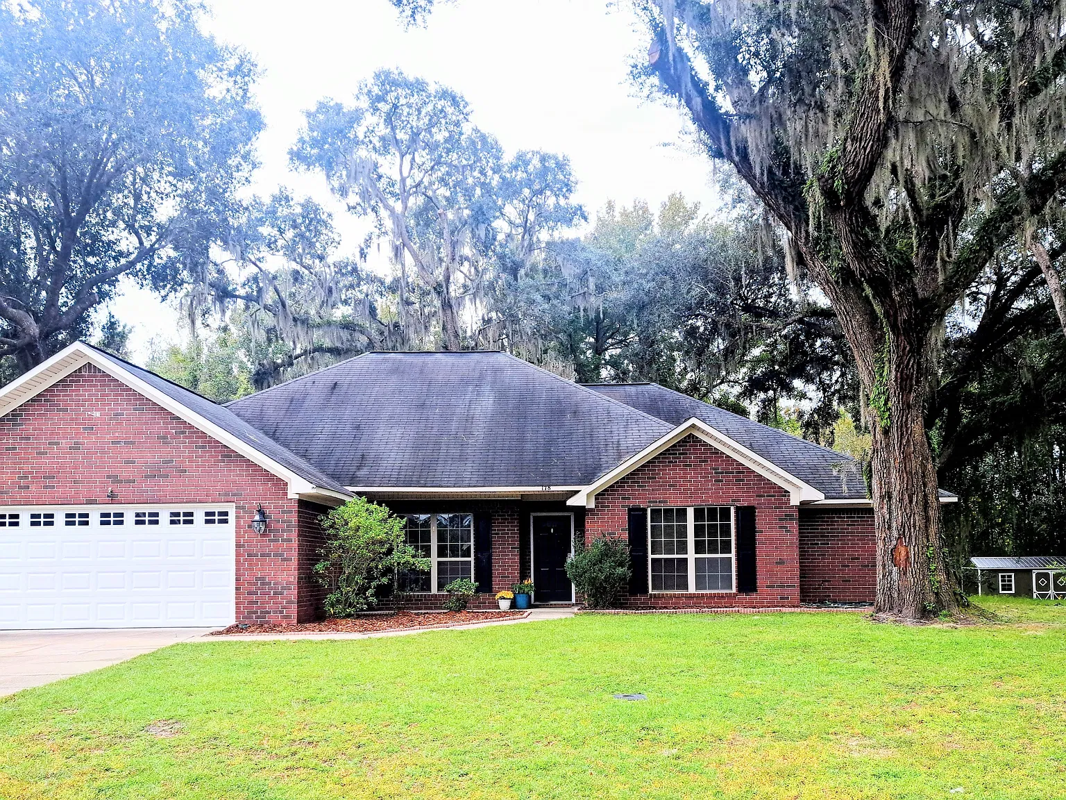 4 bed, 2367 sqft, $2,400 — Photo 1